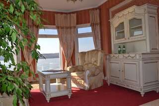 Отель Сапсан Тернополь Двухместный номер Делюкс с 1 кроватью и видом на озеро-1