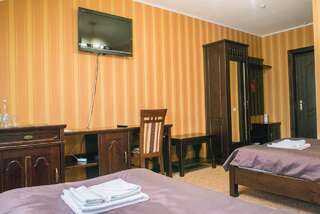 Отель Сапсан Тернополь Стандартный двухместный номер с 2 отдельными кроватями-2